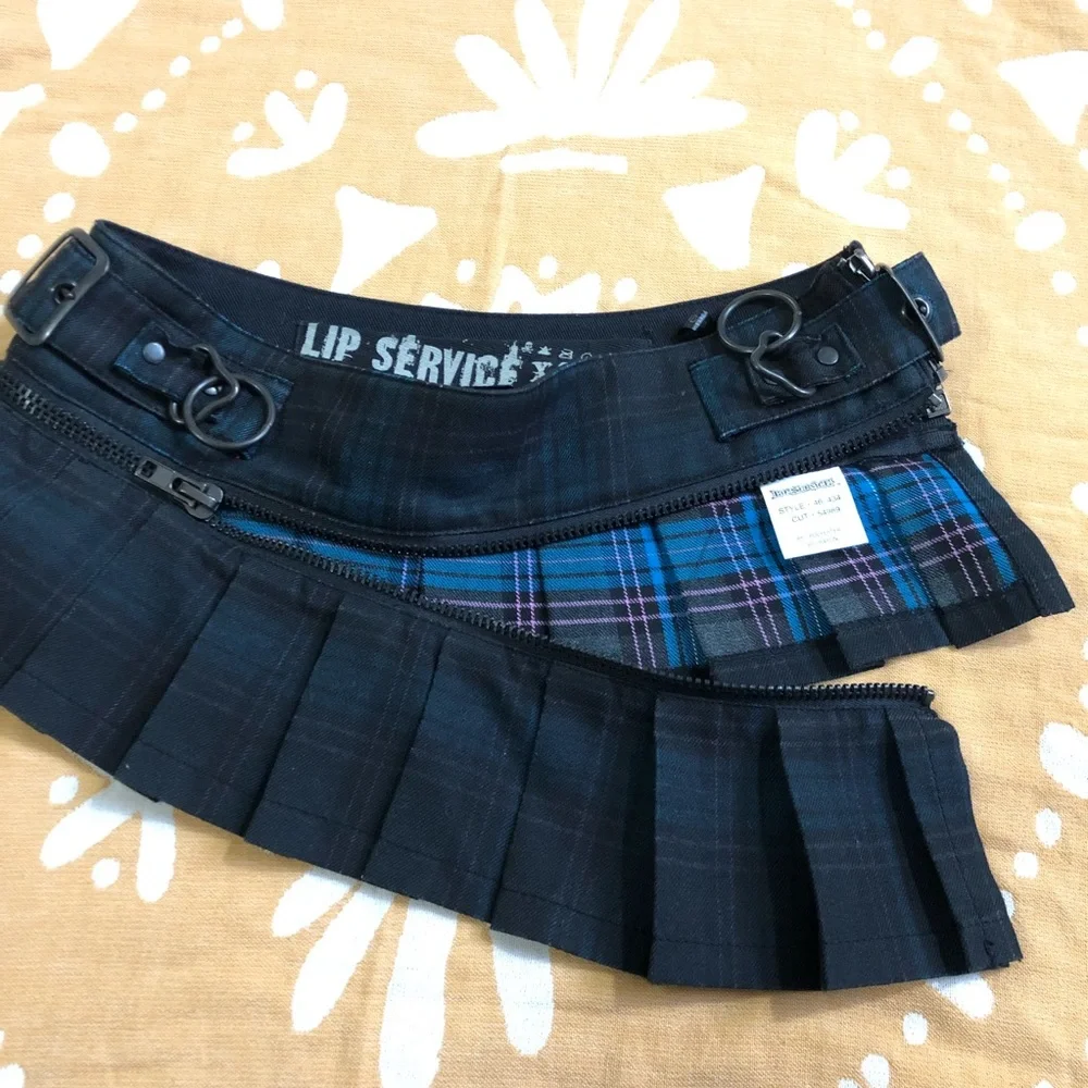 ❌ SOLD ❌ Lip Service tartan mini skirt XS punk rock gothic - Picture 4 of 6